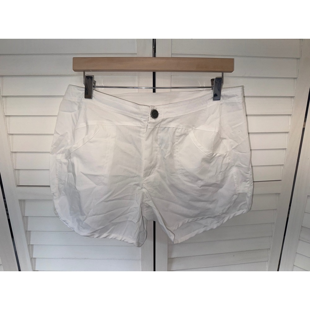 Reel Life Outdoor Shorts Women Large White Fishing Coastal Activewear NWT Flaw